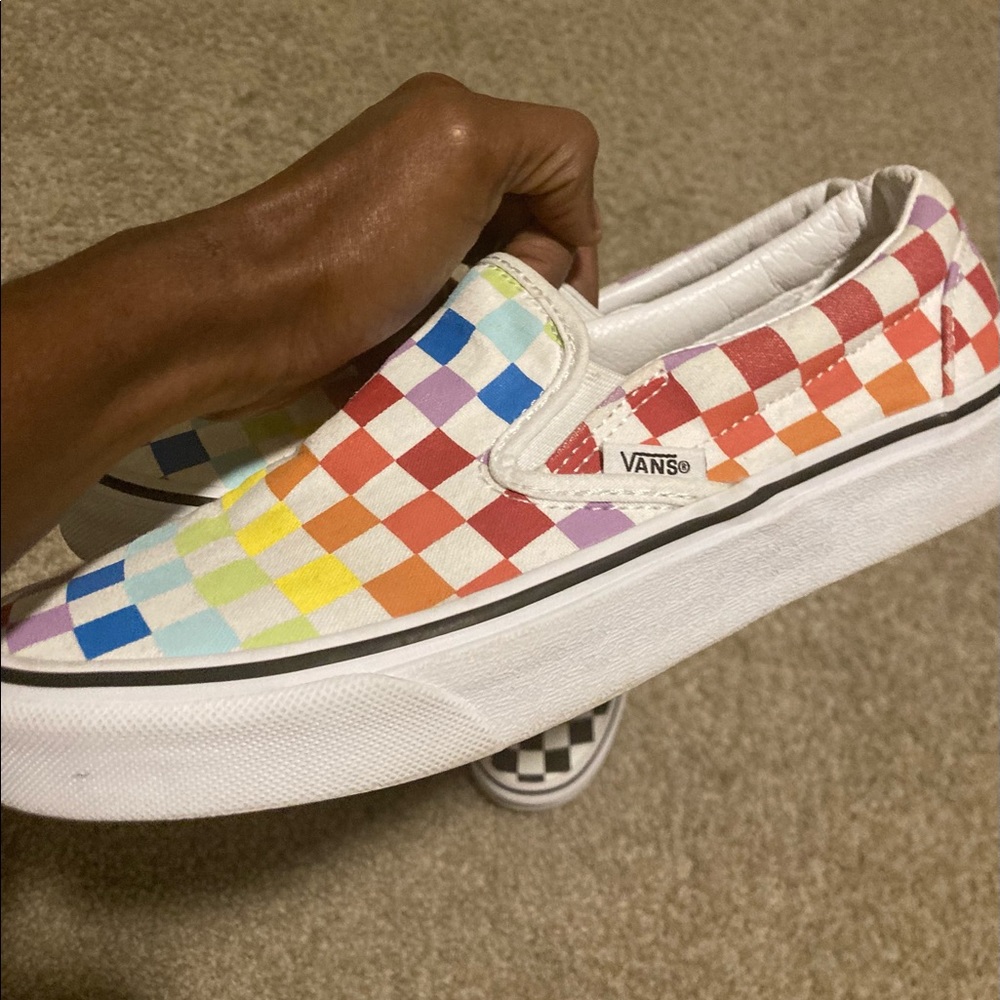 Vans - Picture 6 of 9